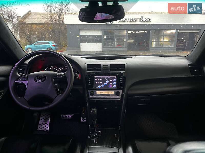 Седан Toyota Camry 2007 в Днепре