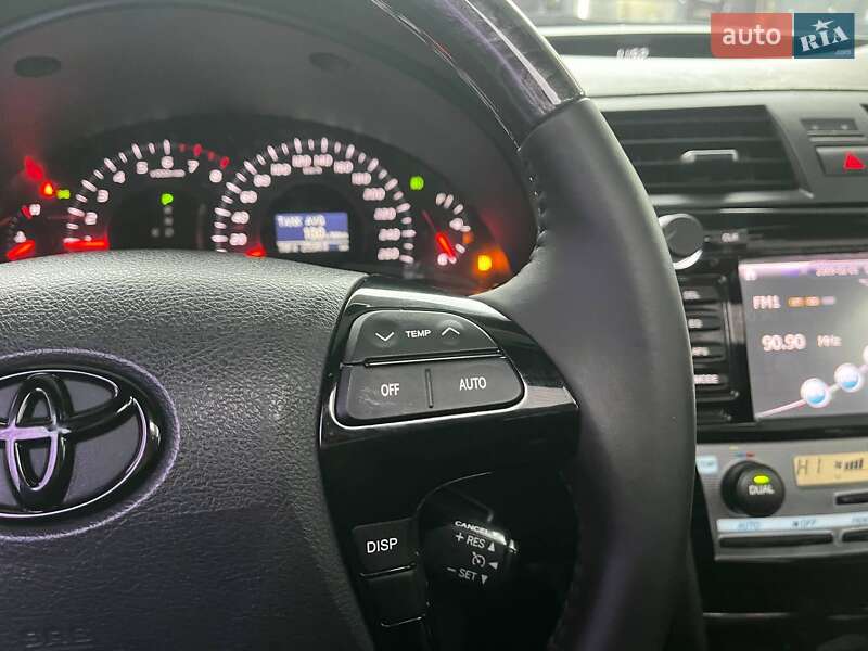 Седан Toyota Camry 2007 в Днепре