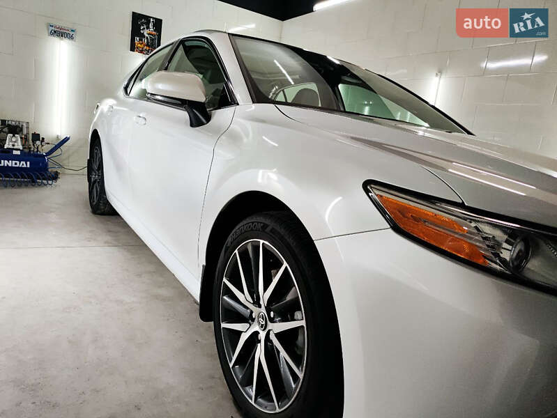 Седан Toyota Camry 2022 в Киеве