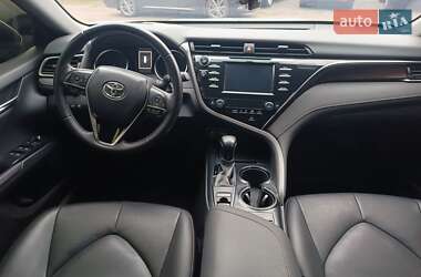 Седан Toyota Camry 2018 в Виннице