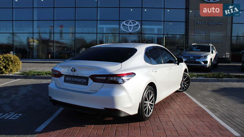 Седан Toyota Camry 2023 в Черкассах