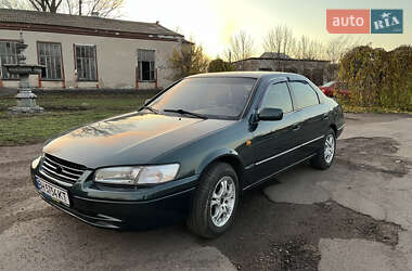 Седан Toyota Camry 1998 в Подольске