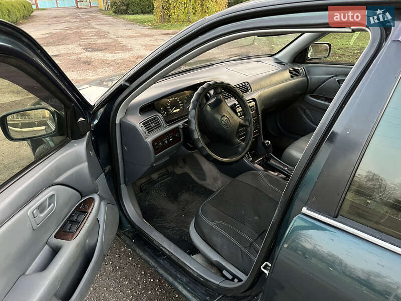 Седан Toyota Camry 1998 в Подольске