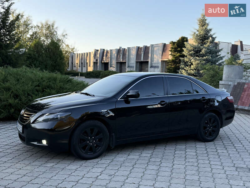 Седан Toyota Camry 2006 в Павлограде