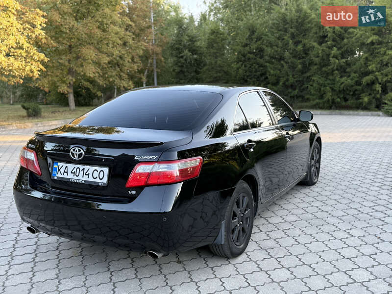 Седан Toyota Camry 2006 в Павлограде