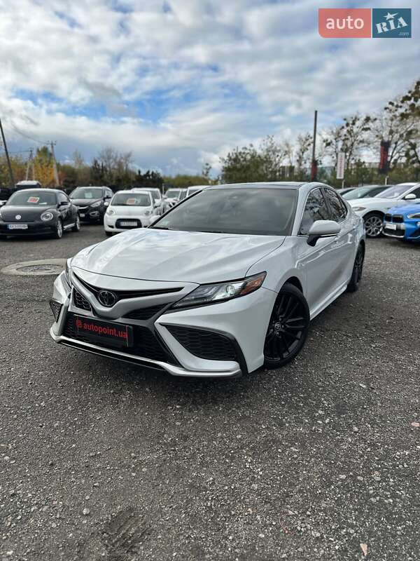 Седан Toyota Camry 2024 в Белогородке