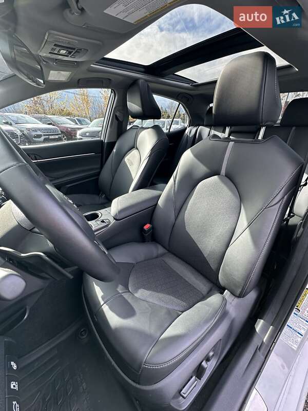 Седан Toyota Camry 2024 в Белогородке