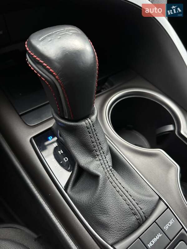 Седан Toyota Camry 2024 в Белогородке