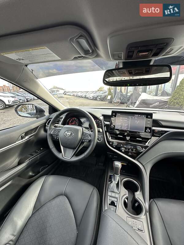 Седан Toyota Camry 2024 в Белогородке