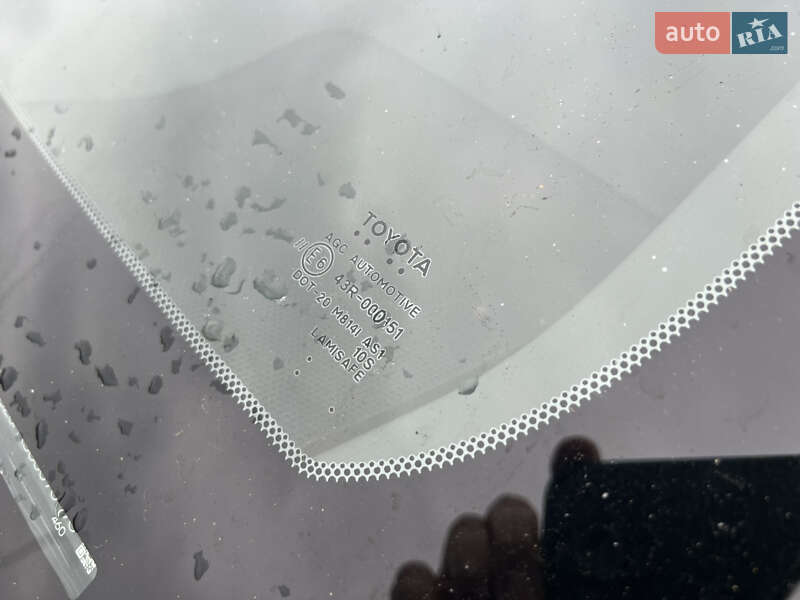 Седан Toyota Camry 2021 в Киеве