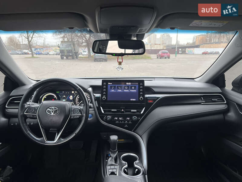Седан Toyota Camry 2021 в Киеве