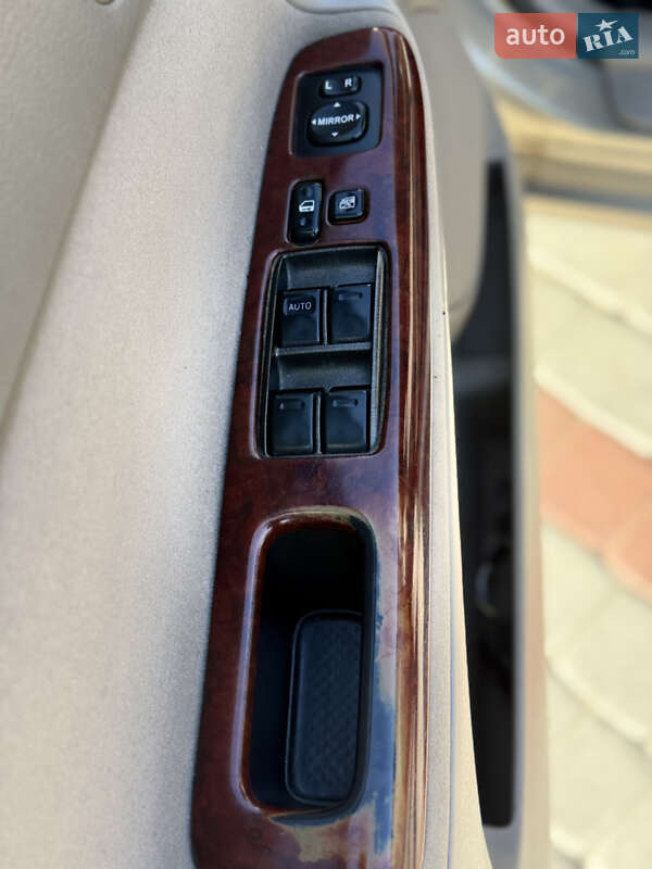 Седан Toyota Camry 2004 в Староконстантинове