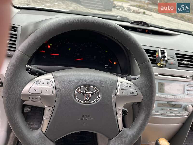 Седан Toyota Camry 2007 в Черновцах