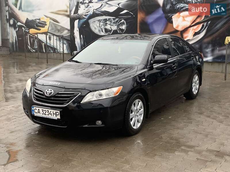 Седан Toyota Camry 2008 в Умани