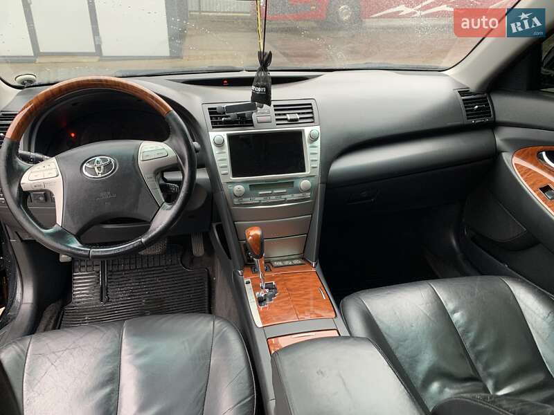 Седан Toyota Camry 2008 в Умани