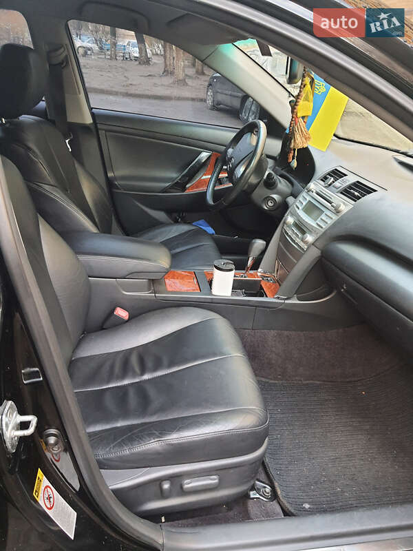 Седан Toyota Camry 2008 в Калиновке