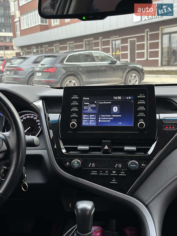 Седан Toyota Camry 2022 в Умани