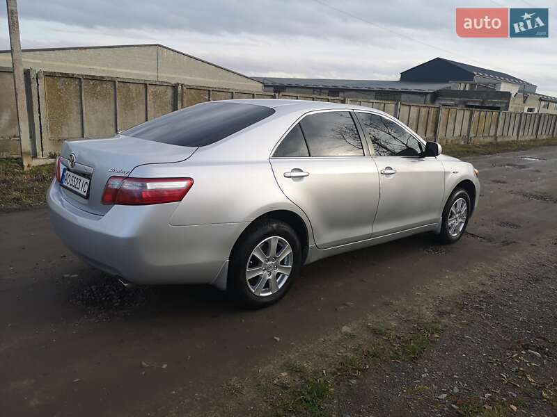Седан Toyota Camry 2008 в Мостиске