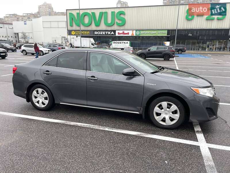 Седан Toyota Camry 2012 в Киеве
