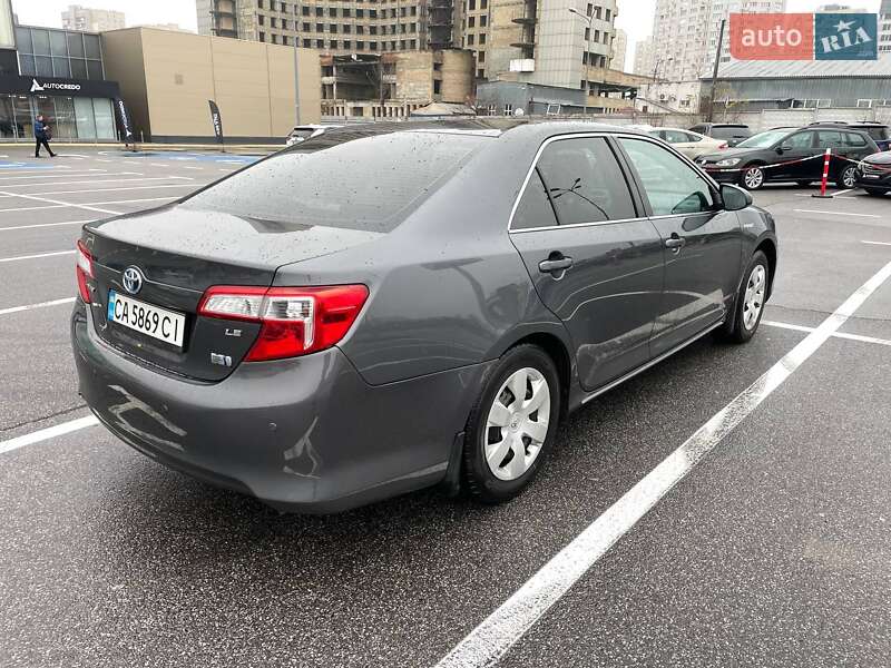 Седан Toyota Camry 2012 в Киеве