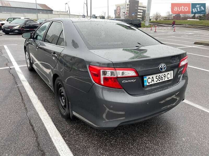 Седан Toyota Camry 2012 в Киеве