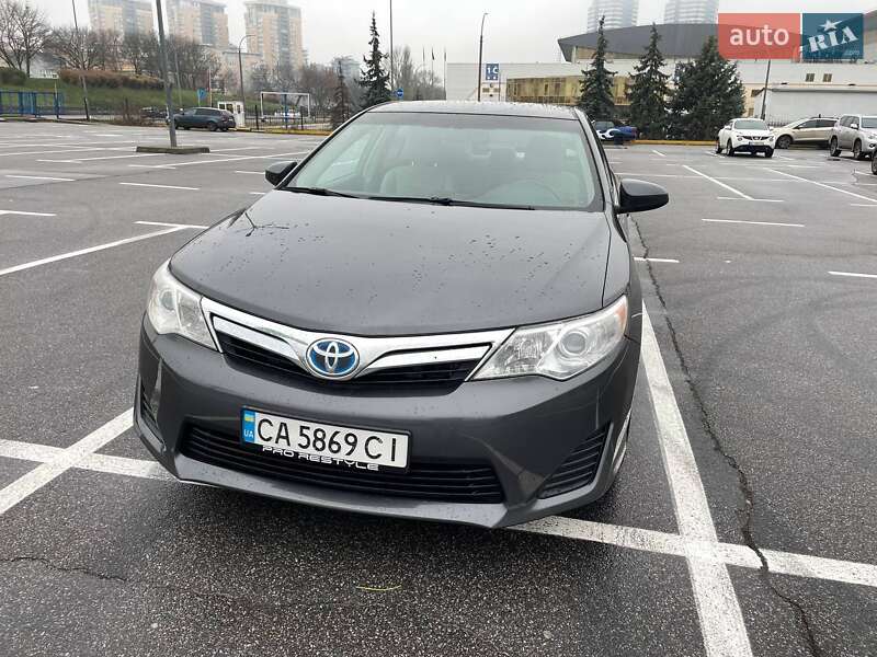 Седан Toyota Camry 2012 в Киеве