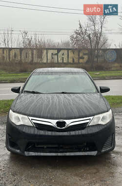 Седан Toyota Camry 2013 в Харкові