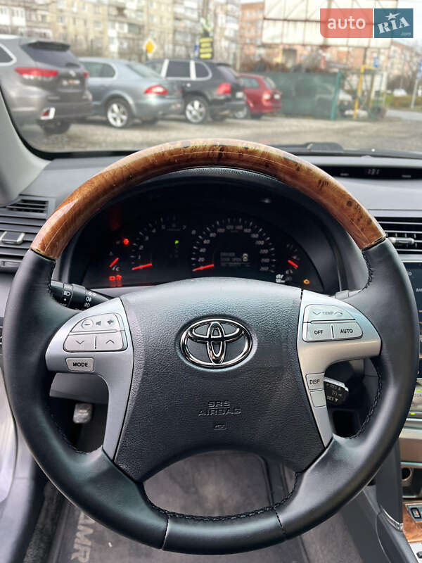 Седан Toyota Camry 2007 в Кропивницком