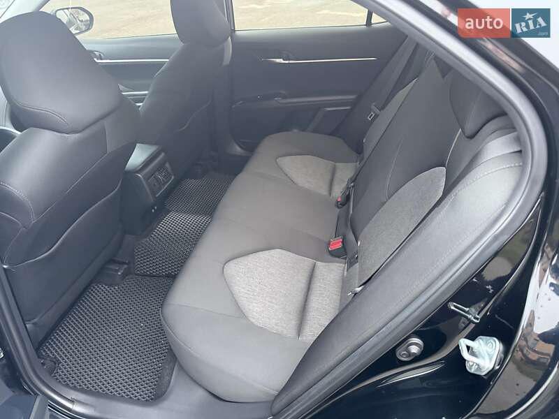 Седан Toyota Camry 2020 в Харькове