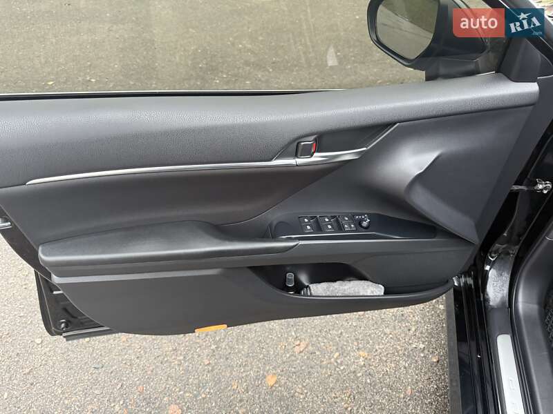 Седан Toyota Camry 2020 в Харькове