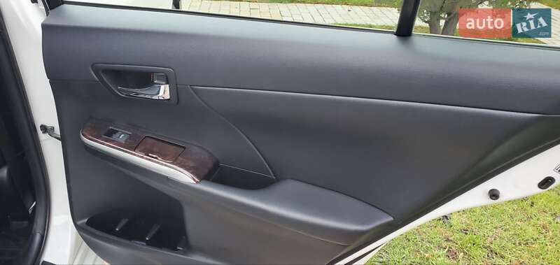 Седан Toyota Camry 2016 в Киеве