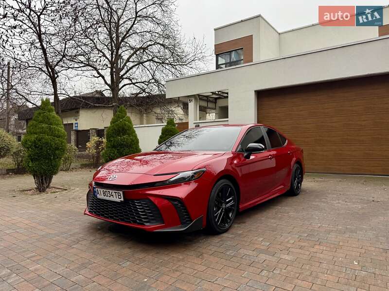 Седан Toyota Camry 2024 в Киеве