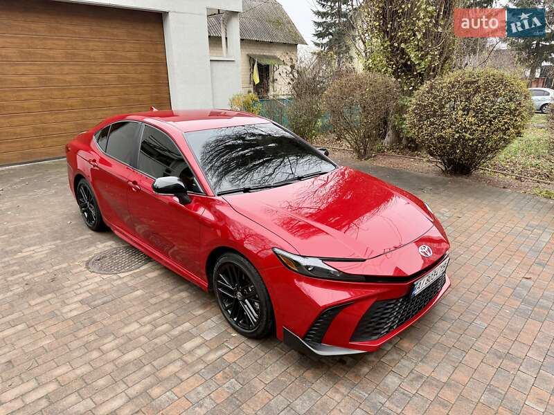 Седан Toyota Camry 2024 в Киеве