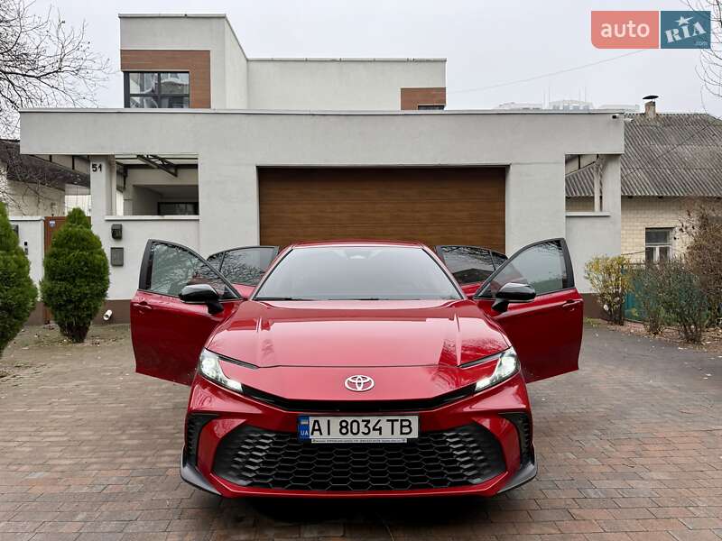 Седан Toyota Camry 2024 в Киеве