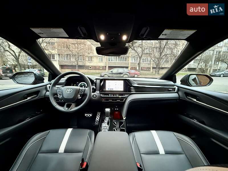 Седан Toyota Camry 2024 в Киеве