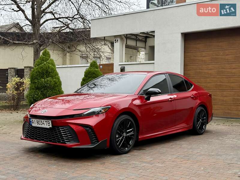 Седан Toyota Camry 2024 в Киеве