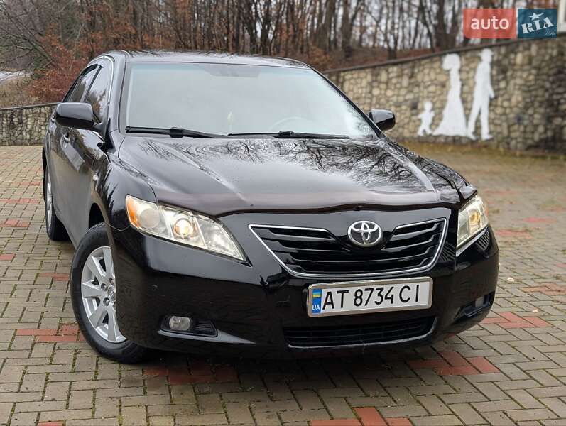Седан Toyota Camry 2008 в Ивано-Франковске