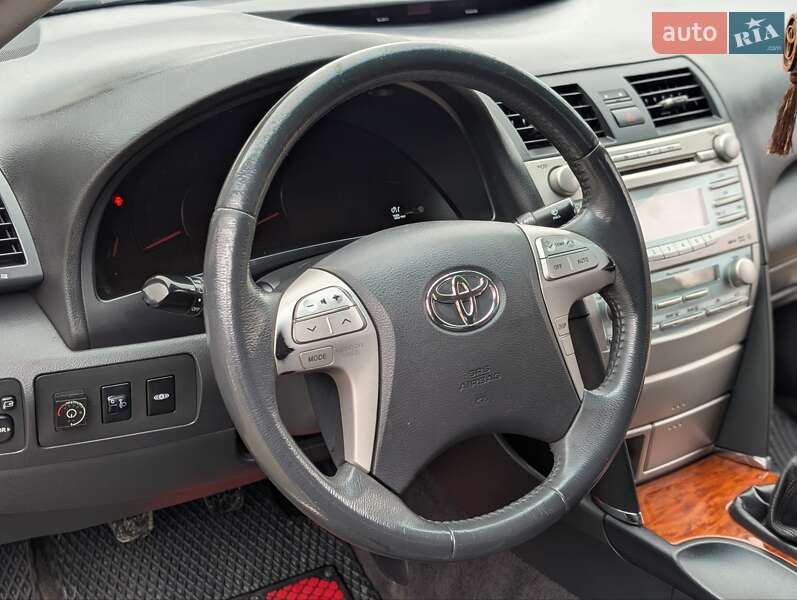 Седан Toyota Camry 2008 в Ивано-Франковске