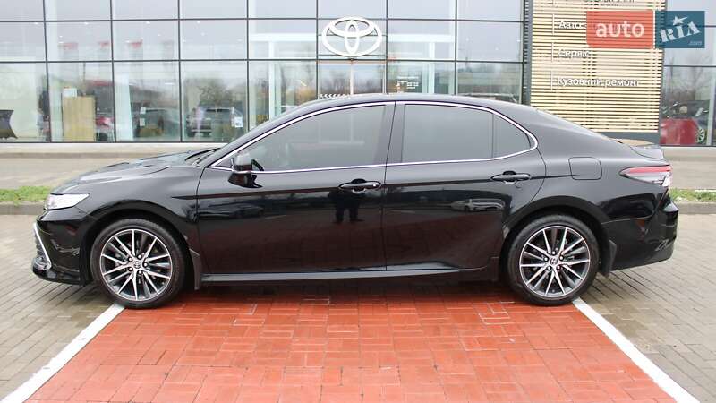 Седан Toyota Camry 2022 в Черкассах
