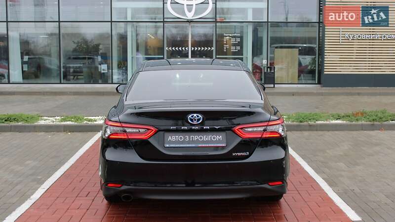 Седан Toyota Camry 2022 в Черкассах
