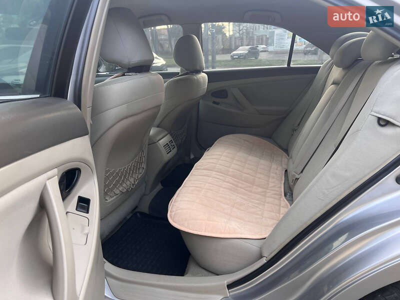 Седан Toyota Camry 2008 в Черновцах