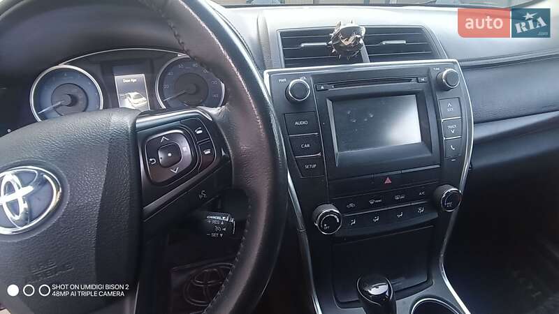 Седан Toyota Camry 2017 в Изюме
