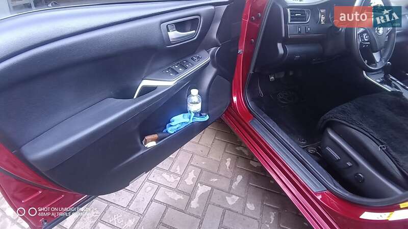 Седан Toyota Camry 2017 в Изюме