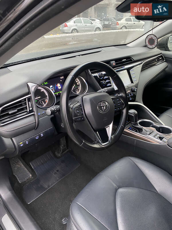 Седан Toyota Camry 2020 в Киеве
