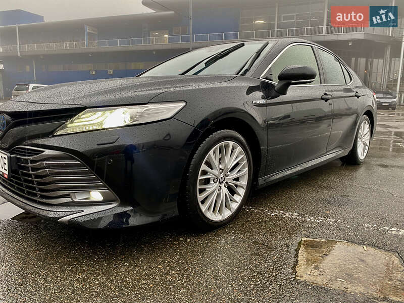 Седан Toyota Camry 2020 в Киеве