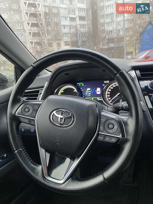 Седан Toyota Camry 2020 в Киеве