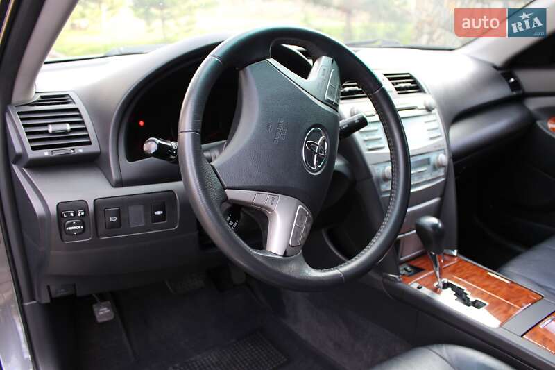 Седан Toyota Camry 2008 в Верхнеднепровске