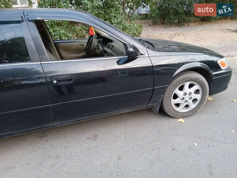 Седан Toyota Camry 2000 в Белгороде-Днестровском