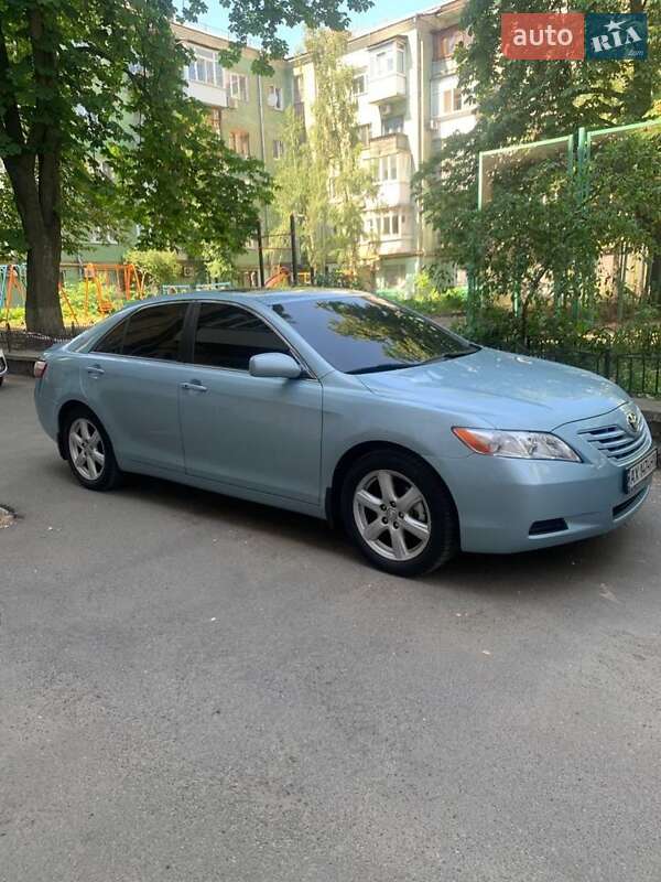 Седан Toyota Camry 2007 в Киеве