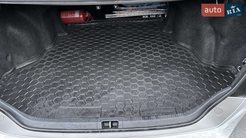 Седан Toyota Camry 2017 в Киеве